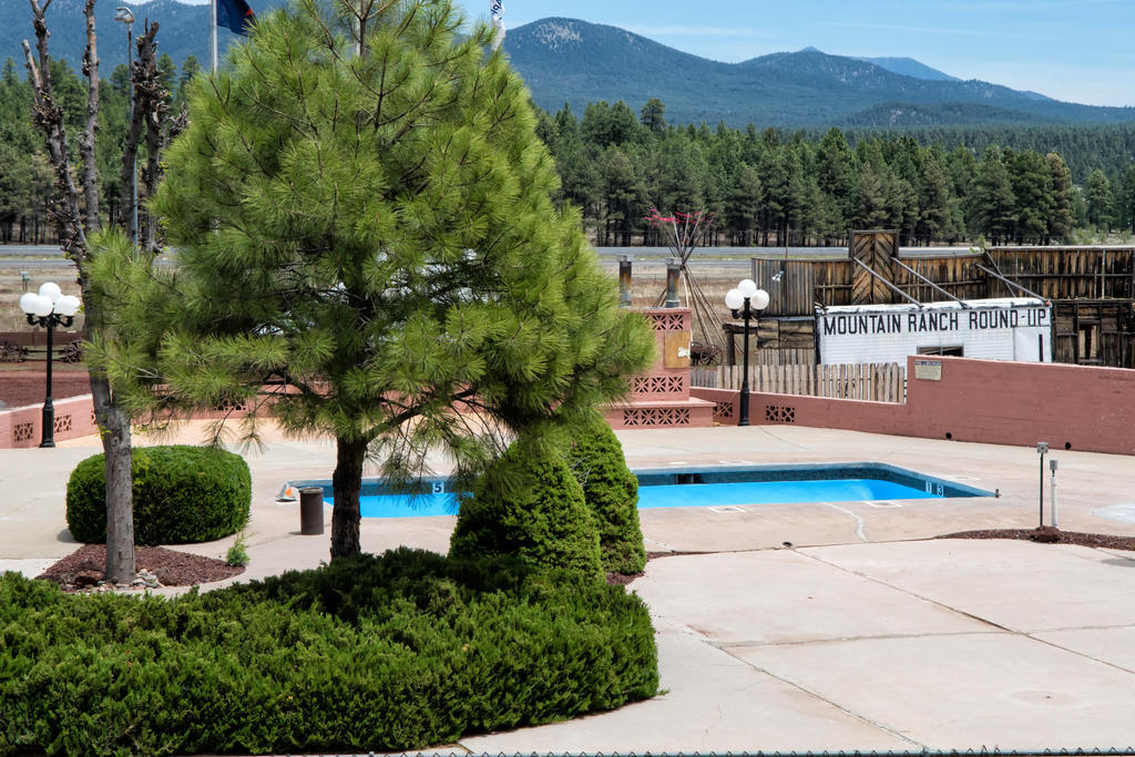 Mountain Ranch Resort At Beacon Hill Williams Exterior photo