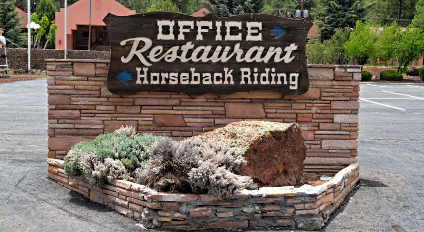 Mountain Ranch Resort At Beacon Hill Williams Exterior photo